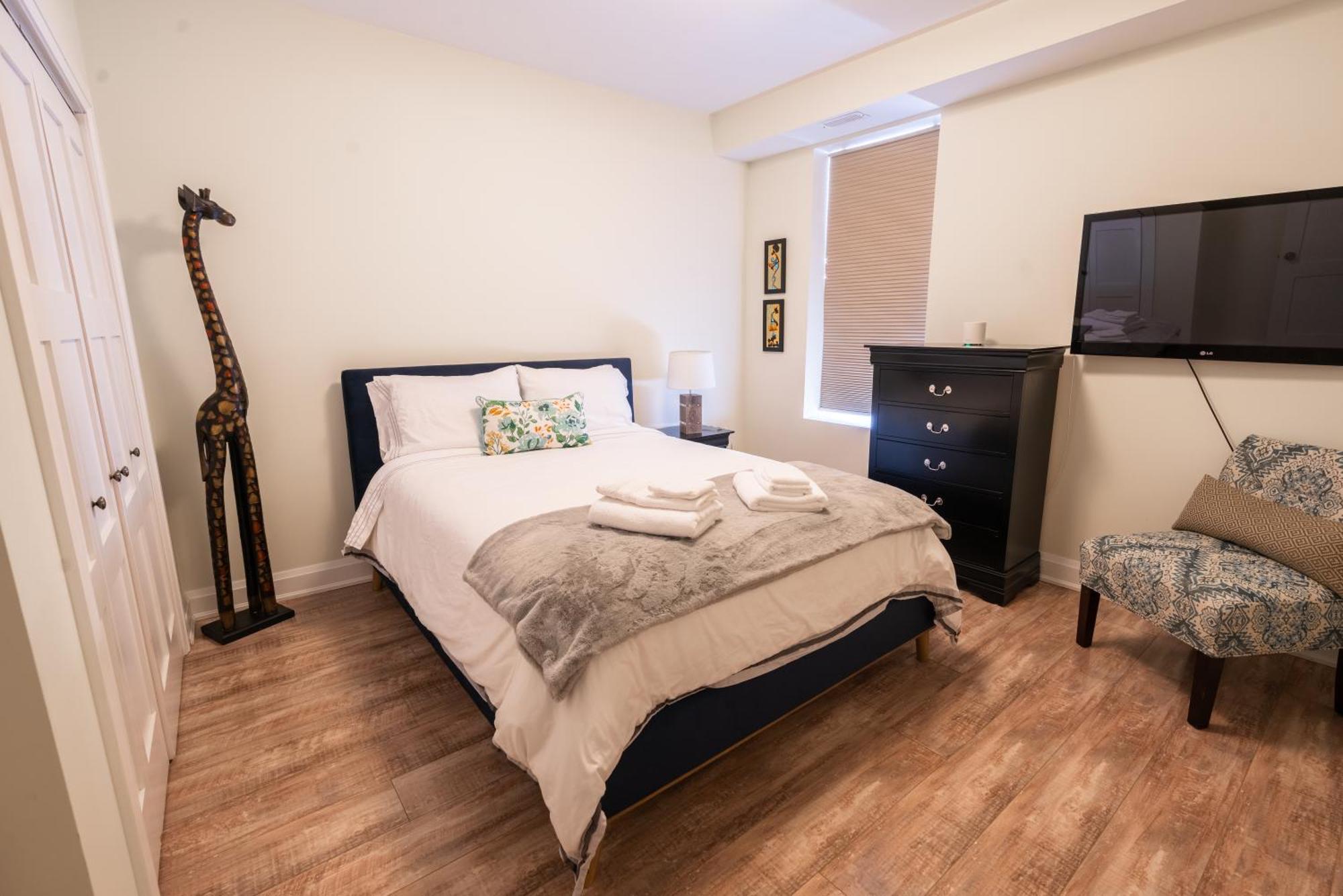 Spacious 3 Bedroom Apartment In Heart Of Niagara Thorold Esterno foto