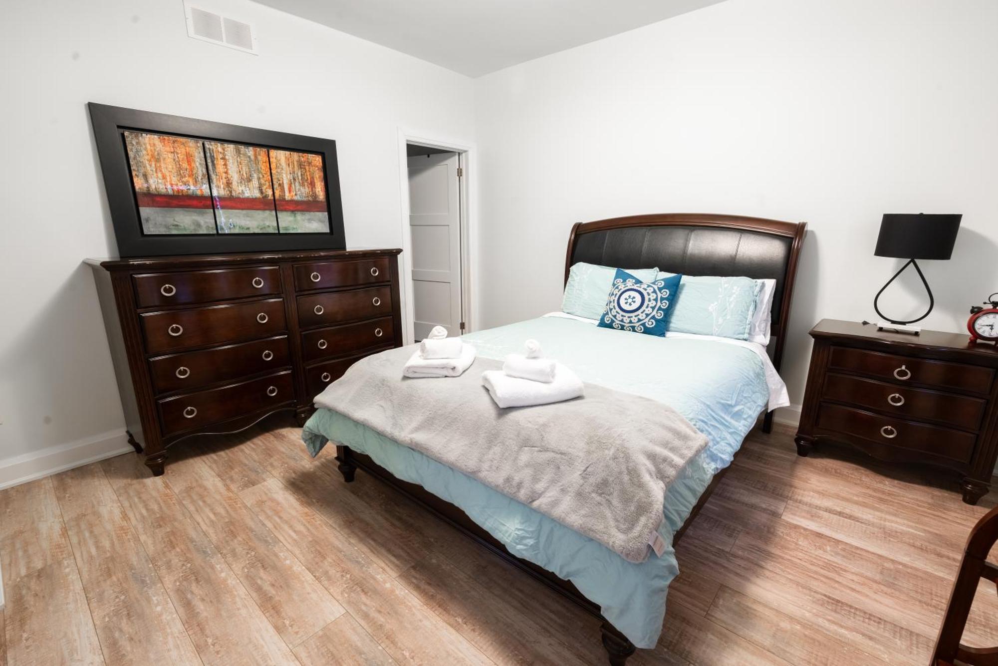 Spacious 3 Bedroom Apartment In Heart Of Niagara Thorold Esterno foto