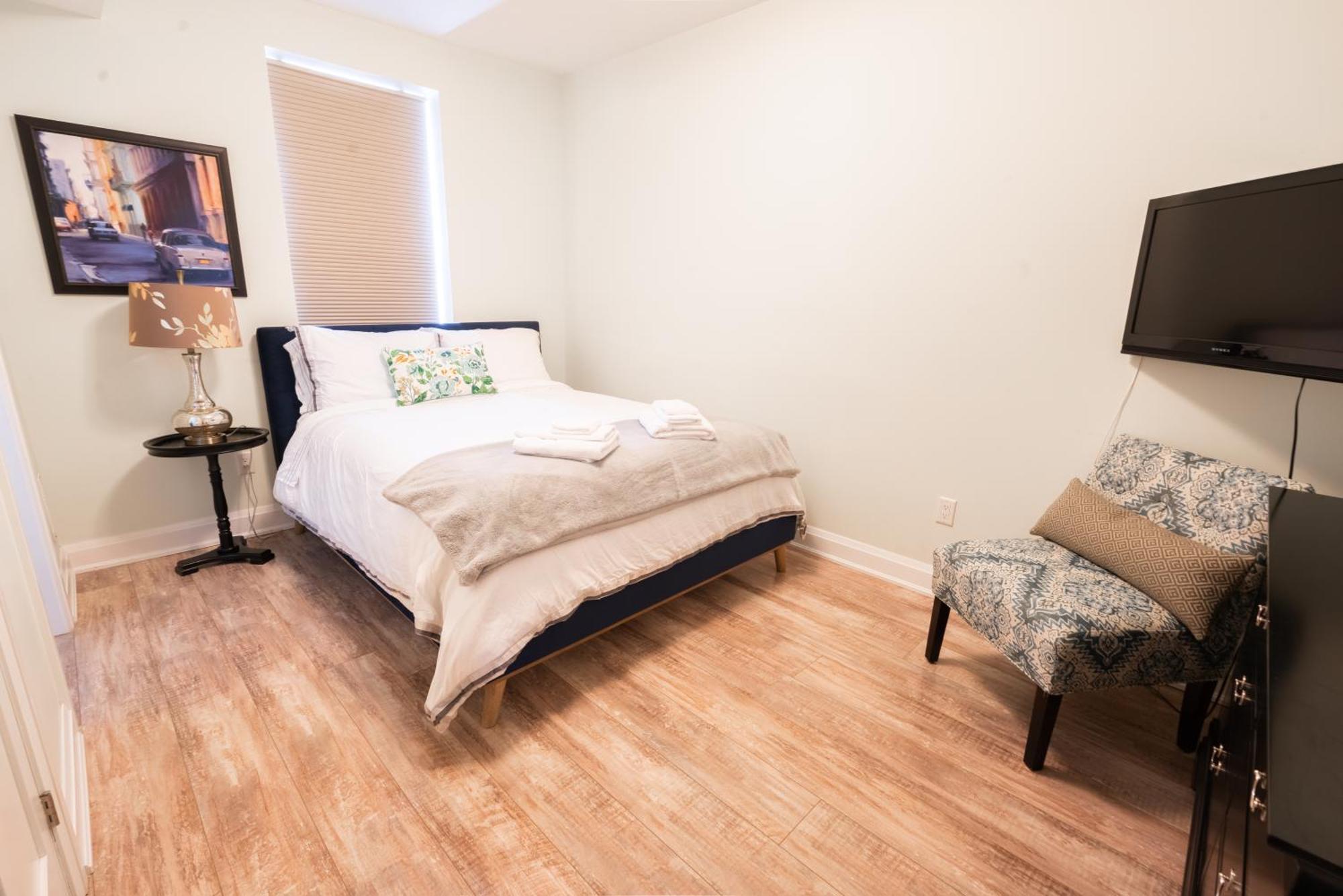 Spacious 3 Bedroom Apartment In Heart Of Niagara Thorold Esterno foto