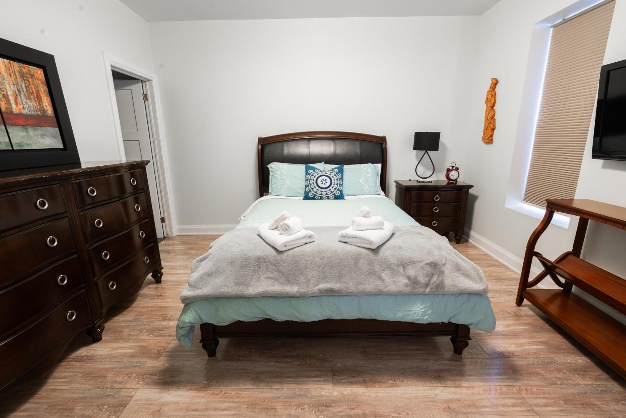 Spacious 3 Bedroom Apartment In Heart Of Niagara Thorold Esterno foto